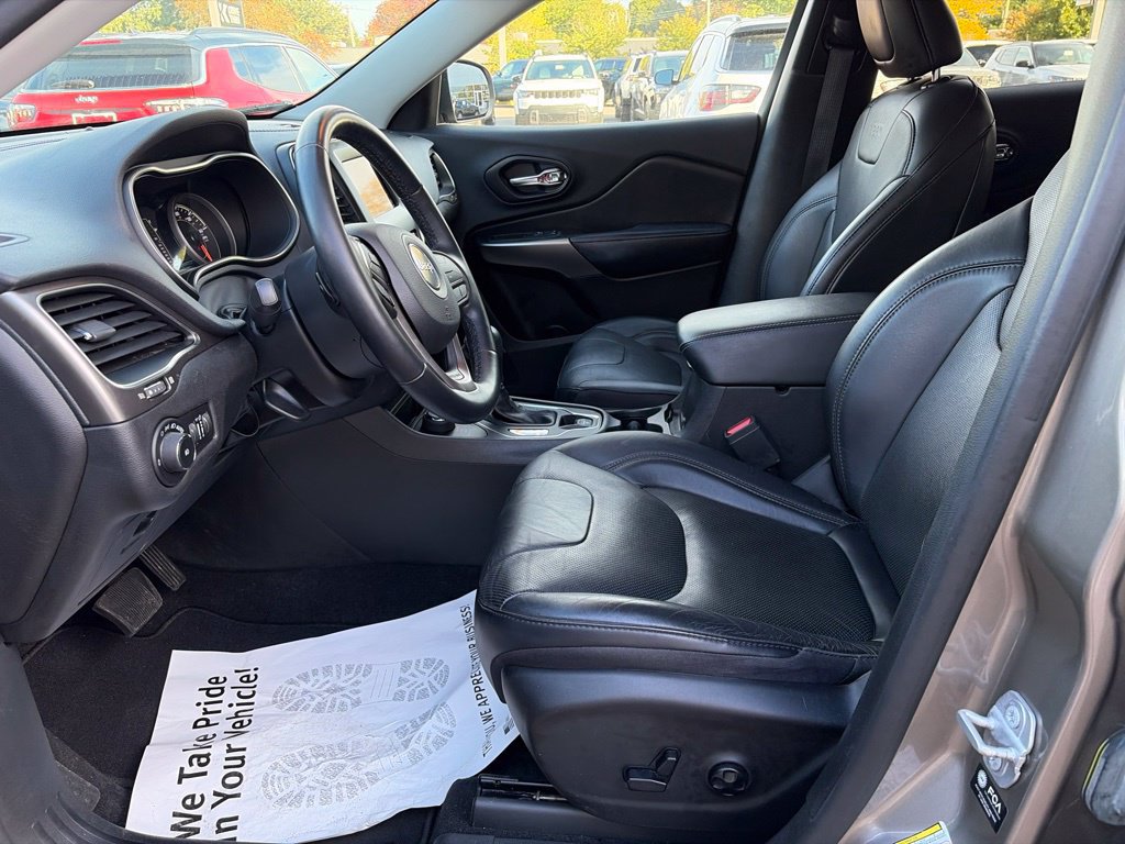Used 2021 Jeep Cherokee Latitude Lux AWD/4WD image 19