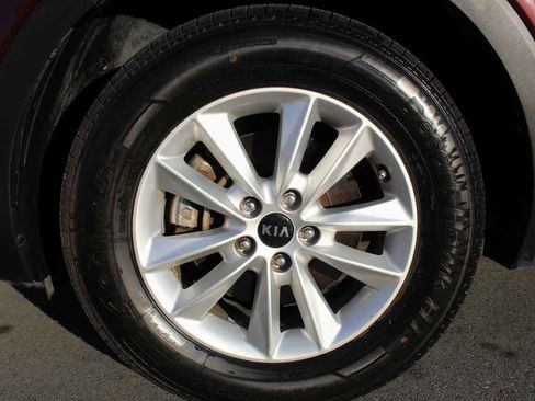 Used 2019 Kia Sorento FWD image 31