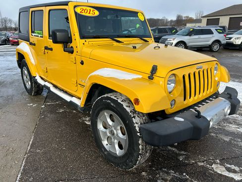 Used 2015 Jeep Wrangler Unlimited Sahara image 3