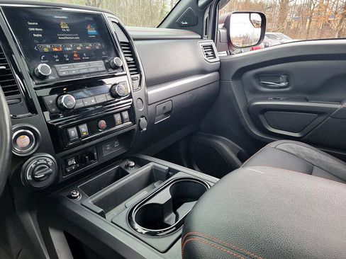 Used 2021 Nissan Titan PRO-4X w/ Pro-4x Convenience Package image 15