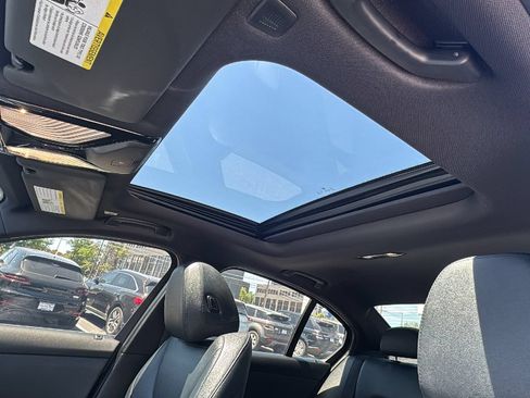 Used 2019 BMW 330i xDrive Sedan AWD/4WD image 11