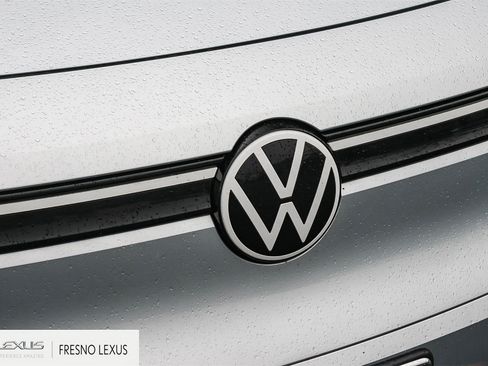 Used 2021 Volkswagen ID.4 Pro image 11