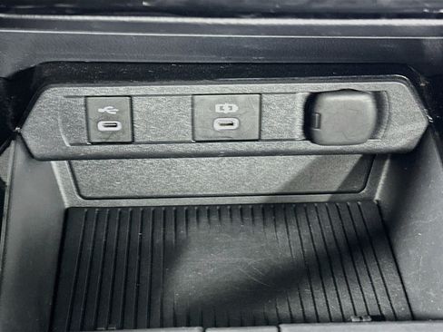 Used 2025 Toyota Prius LE FWD image 26