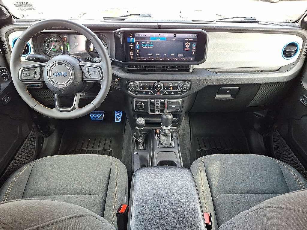 Used 2024 Jeep Wrangler Unlimited w/ Convenience Group AWD/4WD image 10