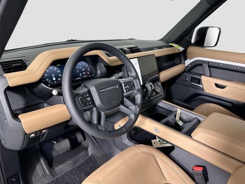 Certified 2026 Land Rover Defender 110 X-Dynamic SE AWD/4WD image 9