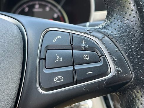Used 2018 Mercedes-Benz C 300 Sedan image 33