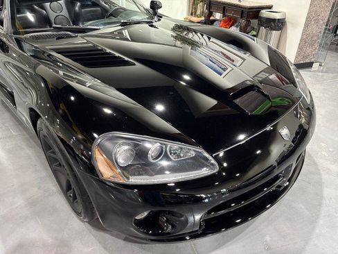 Used 2004 Dodge Viper SRT-10 RWD image 28