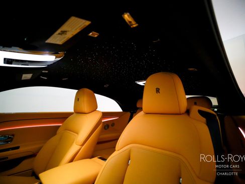 New 2025 Rolls-Royce Spectre Black Badge w/ Spectre Enhancement Package image 30