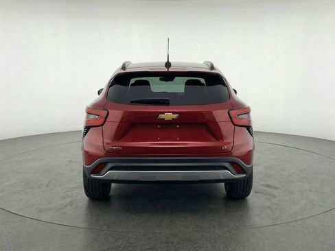 Used 2025 Chevrolet Trax LT image 7
