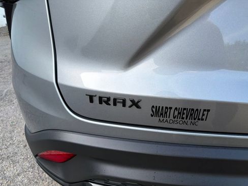 Used 2024 Chevrolet Trax RS w/ Driver Confidence Package FWD image 15