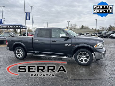 Used 2018 RAM 1500 Laramie AWD/4WD image 1