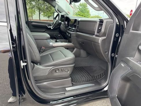 Used 2025 Chevrolet Silverado 2500 LTZ w/ LTZ Plus Package image 29