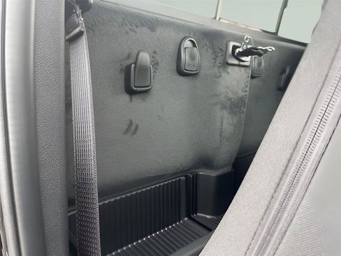 Used 2024 RAM 2500 Tradesman w/ Chrome Appearance Group image 29