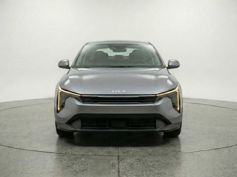 Used 2025 Kia K4 image 2