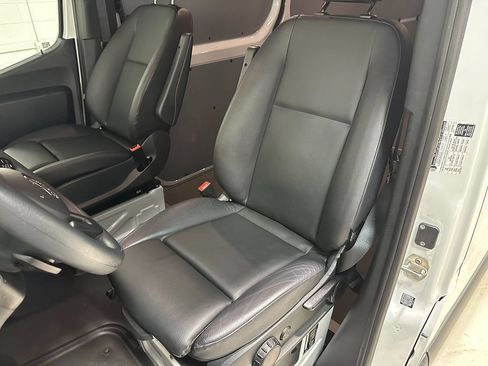 Used 2024 Mercedes-Benz Sprinter 2500 image 25