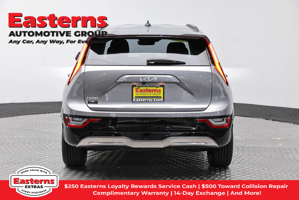 Used 2023 Kia Niro Wave w/ Wave Preserve Package FWD image 7