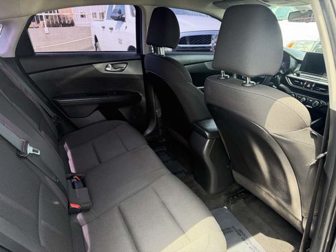 Used 2020 Kia Forte LXS FWD image 16