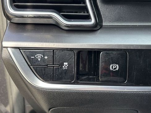 Used 2023 Kia Sportage EX image 17