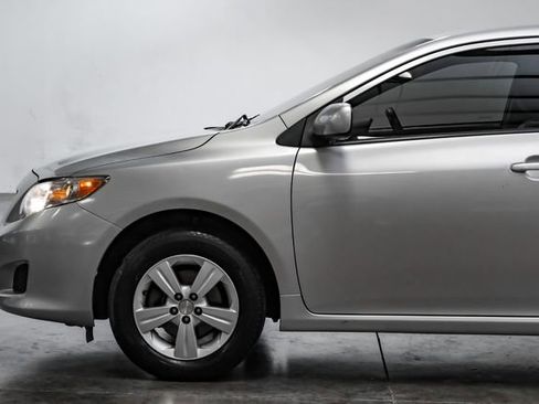 Used 2010 Toyota Corolla LE FWD image 18