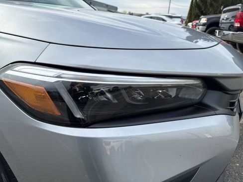 Used 2023 Honda Civic Touring image 11