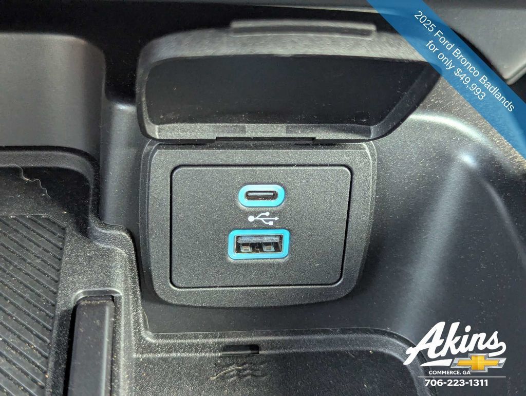 Used 2025 Ford Bronco Badlands AWD/4WD image 24