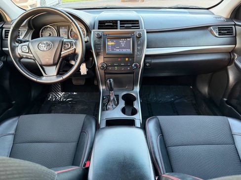 Used 2017 Toyota Camry SE FWD image 17
