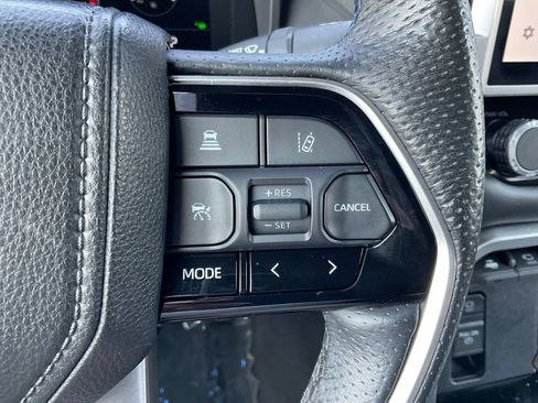 Used 2023 Toyota Tundra Platinum w/ Advanced Package AWD/4WD image 13