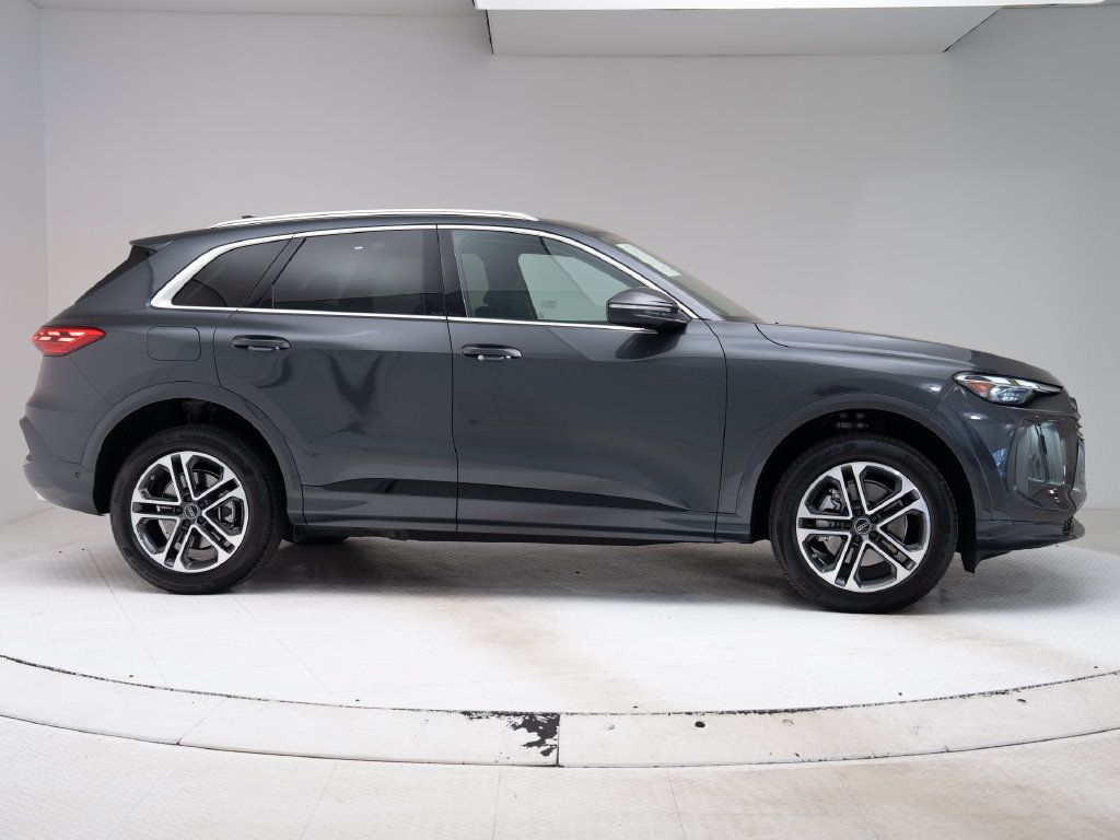 Certified 2025 Audi Q5 Premium w/ Convenience Package AWD/4WD image 27