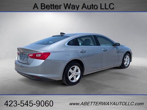 Used 2023 Chevrolet Malibu LS FWD image 2
