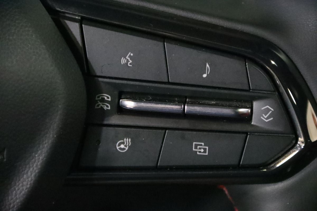 Used 2025 Chevrolet Equinox EV RS FWD image 18