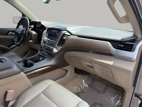 Used 2018 Chevrolet Tahoe LT w/ Luxury Package RWD image 36