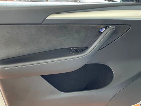 Used 2022 Tesla Model Y Performance image 14