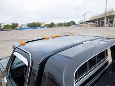 Used 1986 Chevrolet C/K Truck 2500 image 12