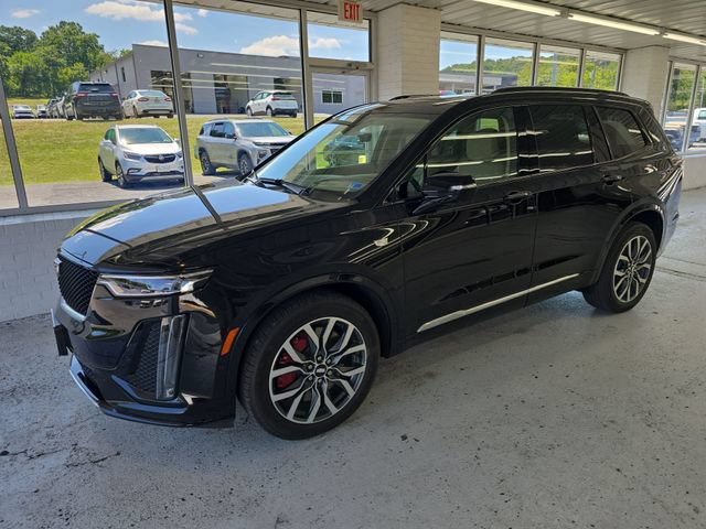 Used 2024 Cadillac XT6 Sport w/ Platinum Package AWD/4WD image 2