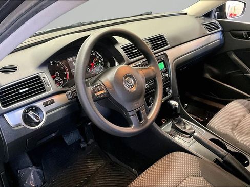 Used 2013 Volkswagen Passat 2.5 S image 14