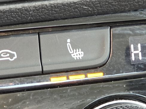 Used 2024 Volkswagen Jetta SE image 10