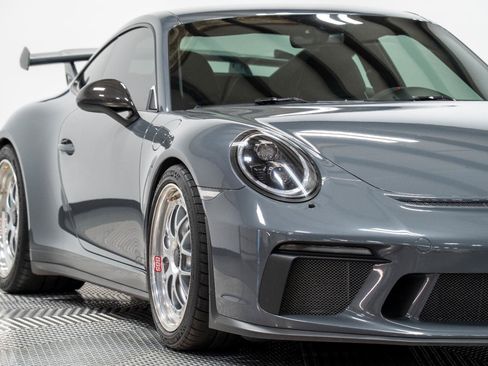 Used 2018 Porsche 911 GT3 RWD image 5