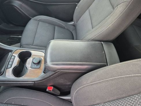 Used 2023 GMC Acadia SLE w/ LPO, Floor Liner Package FWD image 20
