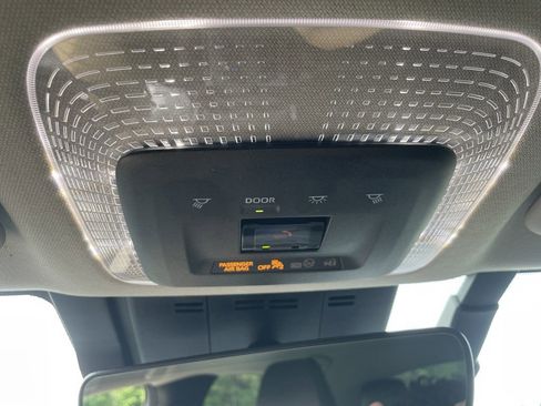 Used 2024 Toyota Prius XLE FWD image 29