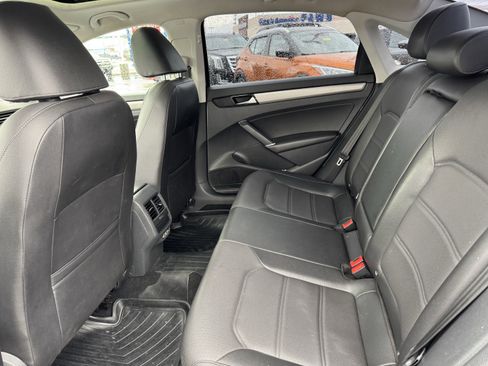 Used 2022 Volkswagen Passat 2.0T SE image 34