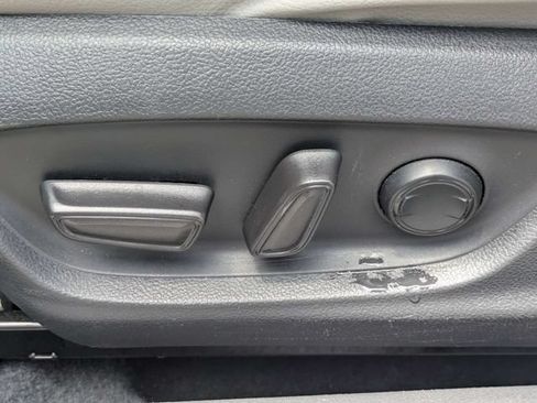Used 2022 Toyota Camry SE FWD image 16