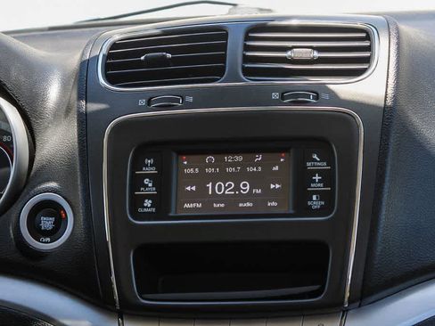 Used 2019 Dodge Journey SE FWD image 13