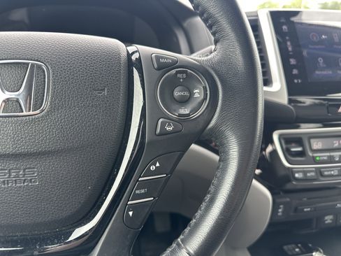 Used 2017 Honda Pilot Touring image 23