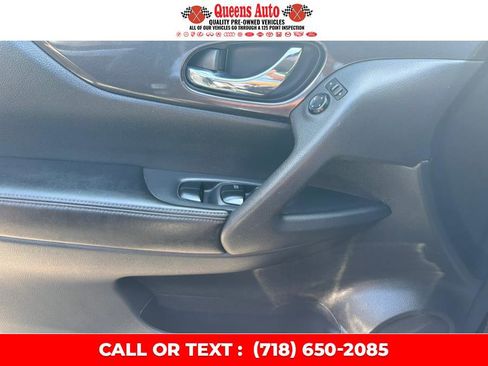 Used 2018 Nissan Rogue SV image 12