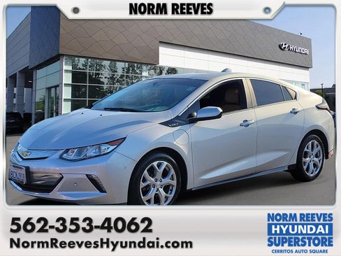 Used 2018 Chevrolet Volt Premier w/ Driver Confidence Package FWD image 1