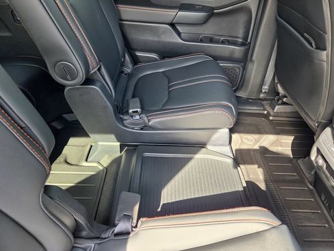 Used 2025 Honda Pilot TrailSport image 24