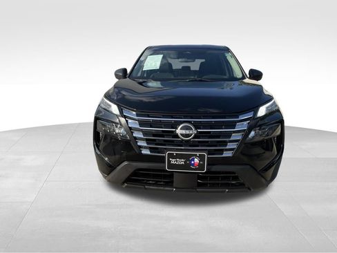 Used 2024 Nissan Rogue S FWD image 2