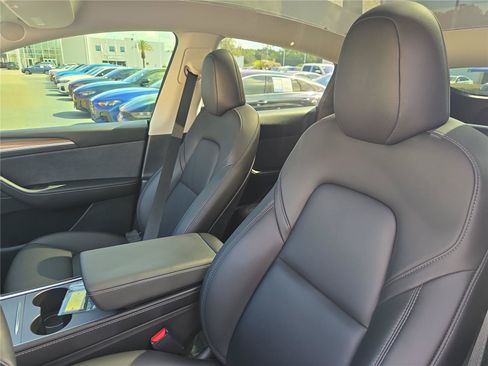 Used 2024 Tesla Model Y Performance AWD/4WD image 15