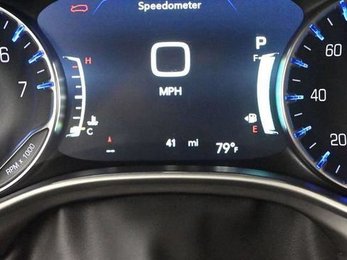New 2027 Chrysler Pacifica Select w/ Family Tech Group AWD/4WD image 35