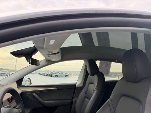 Used 2024 Tesla Model Y Long Range image 17